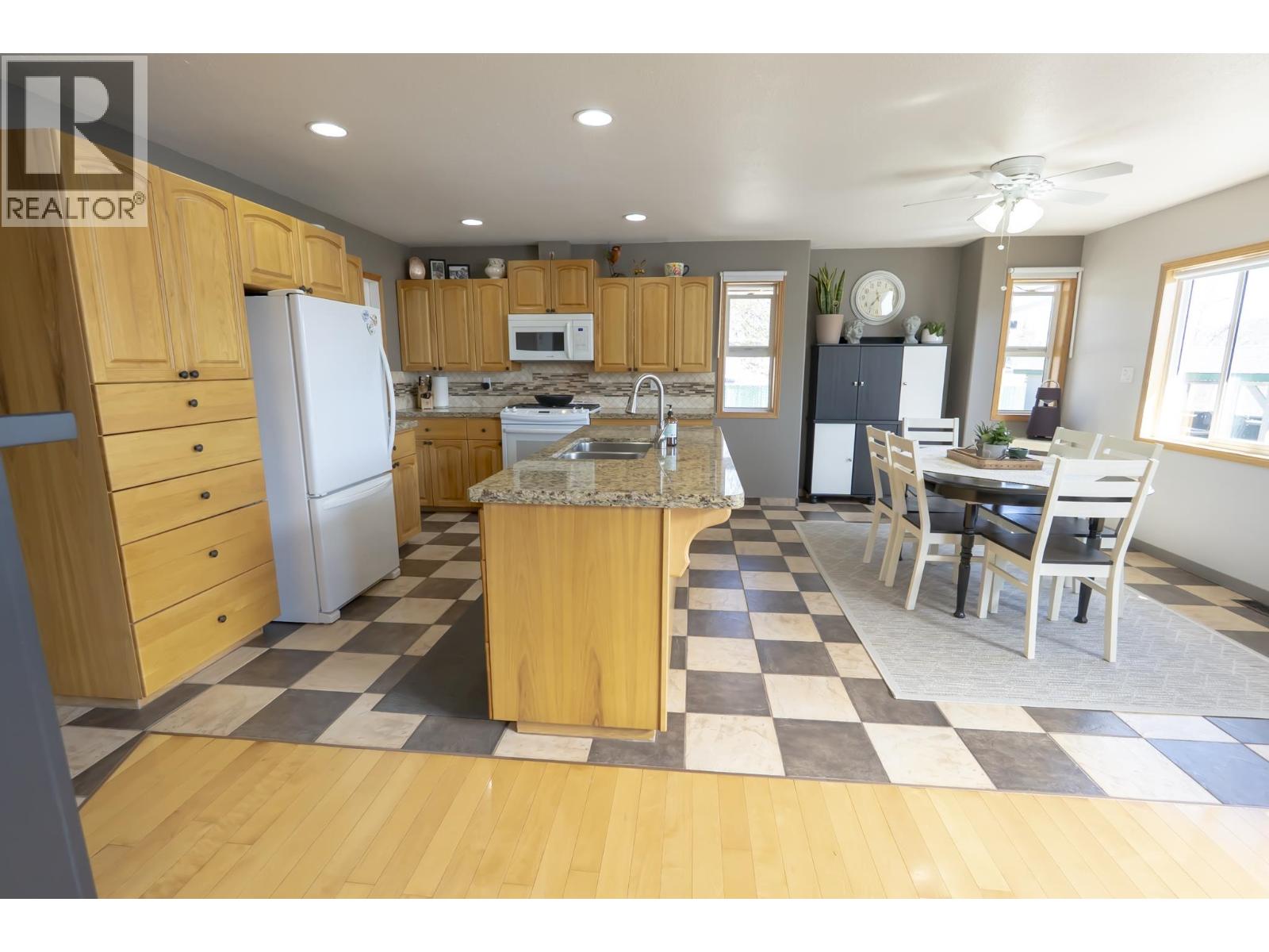 2070 Sweder Road, Fort St. James, British Columbia  V0J 1P0 - Photo 9 - R3117359