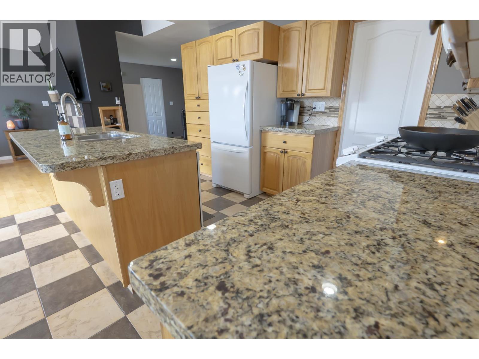 2070 Sweder Road, Fort St. James, British Columbia  V0J 1P0 - Photo 8 - R3117359
