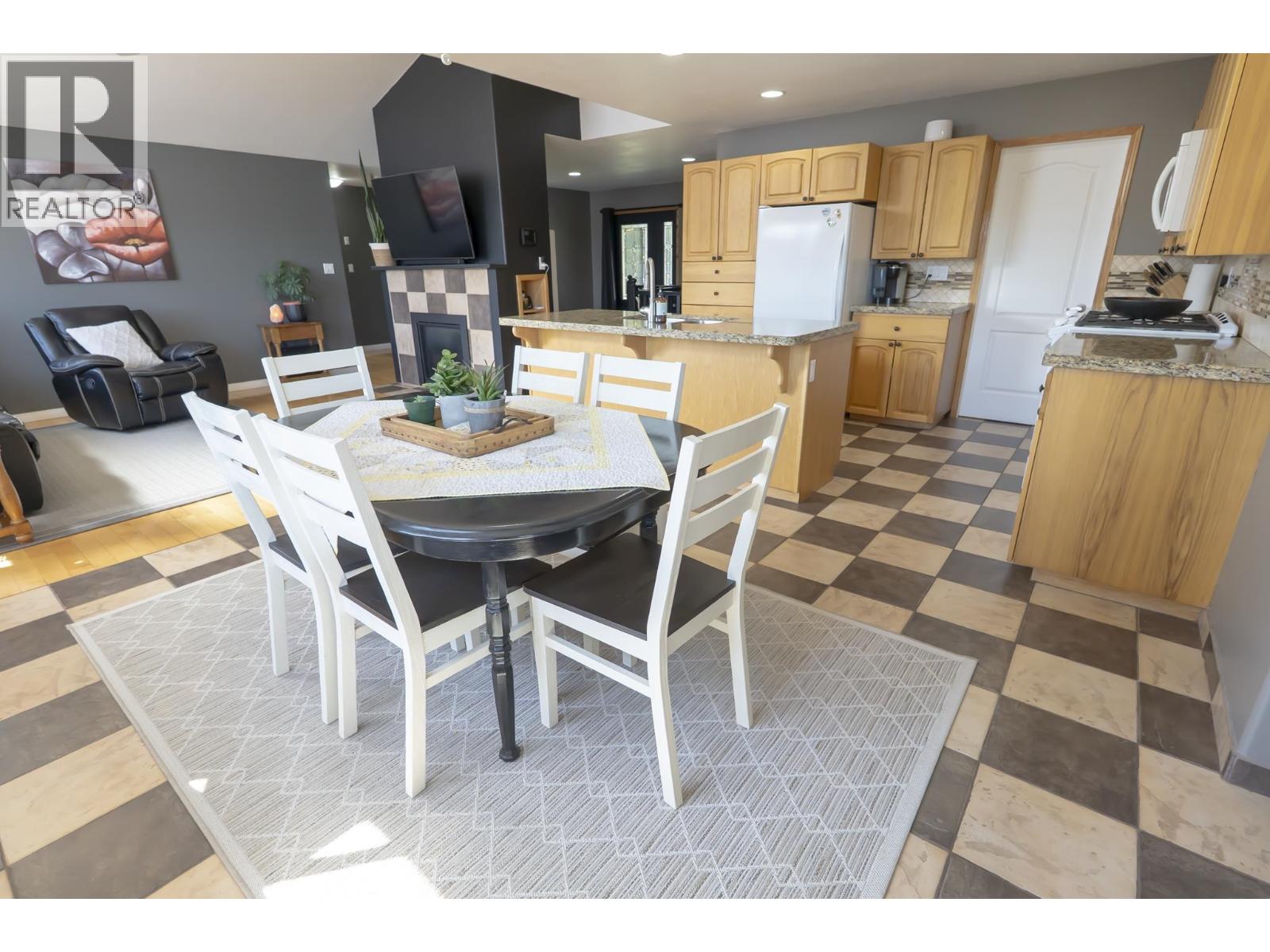 2070 Sweder Road, Fort St. James, British Columbia  V0J 1P0 - Photo 12 - R3117359