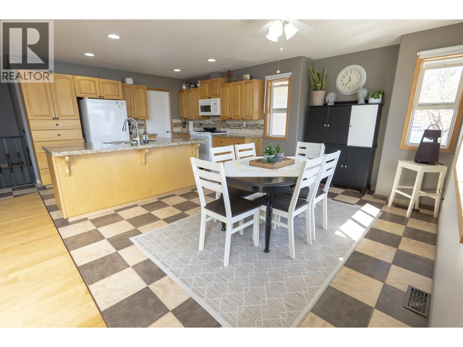 2070 Sweder Road, Fort St. James, British Columbia  V0J 1P0 - Photo 6 - R3117359