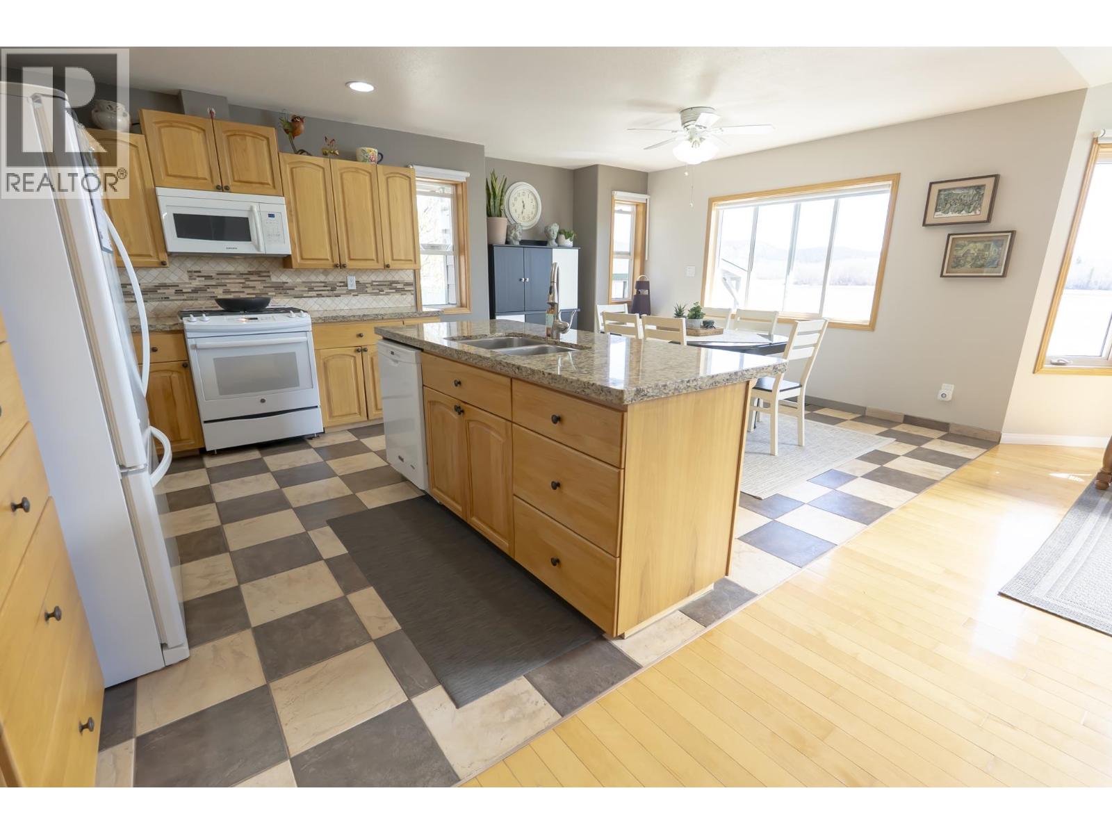 2070 Sweder Road, Fort St. James, British Columbia  V0J 1P0 - Photo 5 - R3117359