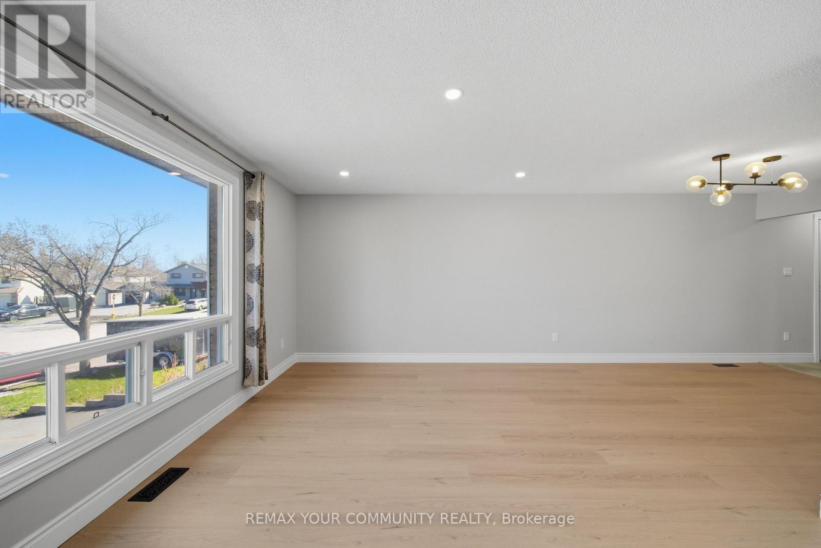 Main - 56 Mcconkey Place, Barrie (Allandale Heights), Ontario  L4N 6H3 - Photo 6 - S13063702