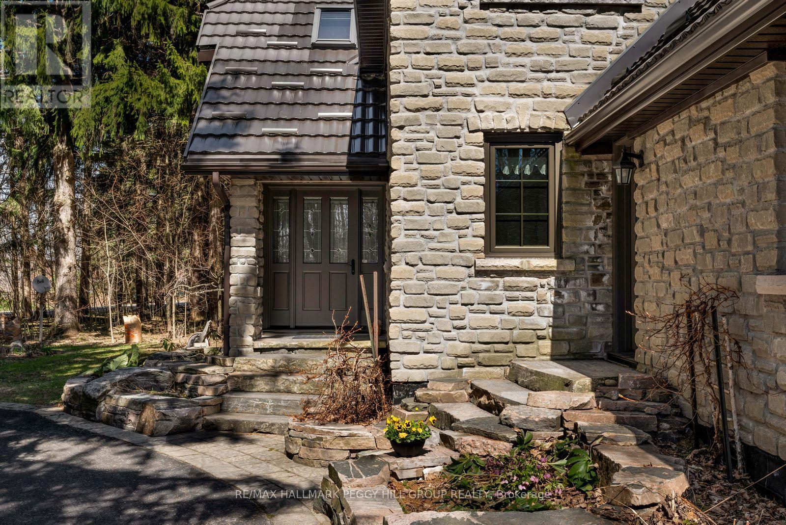 26 Cathedral Pines Road, Oro-Medonte, Ontario  L4M 4Y8 - Photo 2 - S13063742