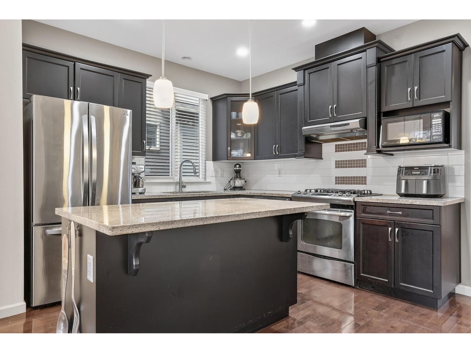 6909 208b Street, Langley, British Columbia  V2Y 0G3 - Photo 8 - R3085865