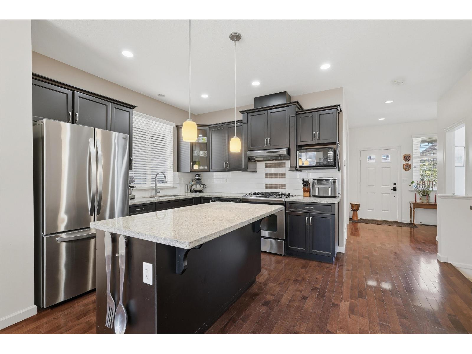 6909 208b Street, Langley, British Columbia  V2Y 0G3 - Photo 4 - R3085865