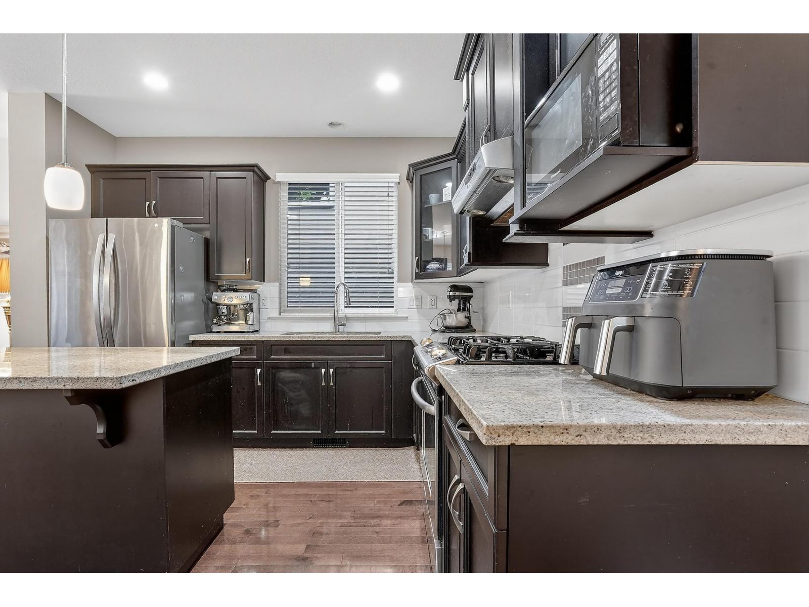 6909 208b Street, Langley, British Columbia  V2Y 0G3 - Photo 5 - R3085865