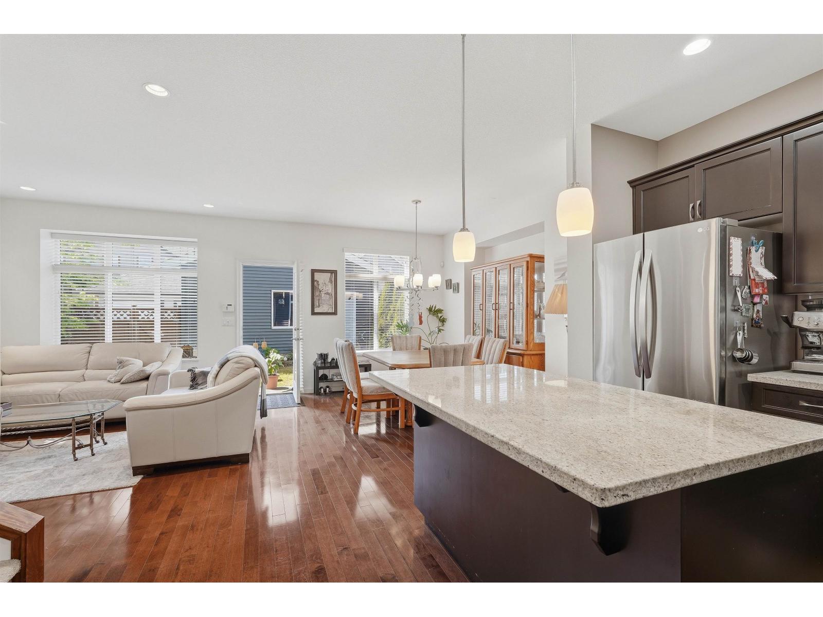 6909 208b Street, Langley, British Columbia  V2Y 0G3 - Photo 7 - R3085865