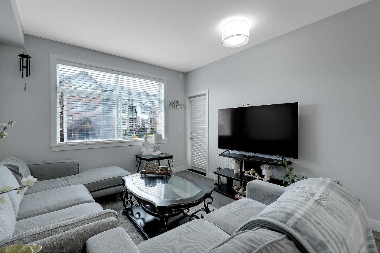 201 19940 Brydon Crescent, Langley, British Columbia  V3A 4A5 - Photo 3 - R3116037