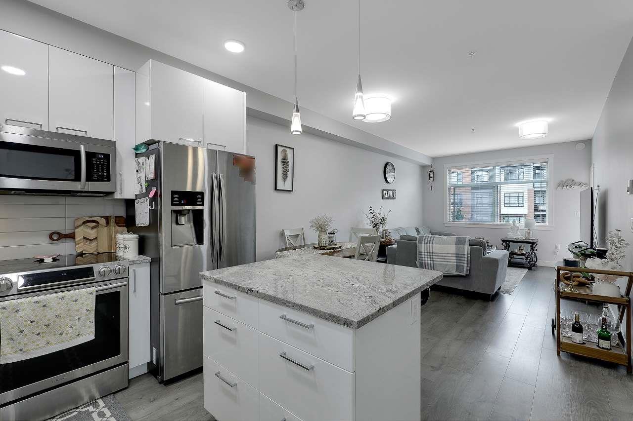 201 19940 Brydon Crescent, Langley, British Columbia  V3A 4A5 - Photo 1 - R3116037