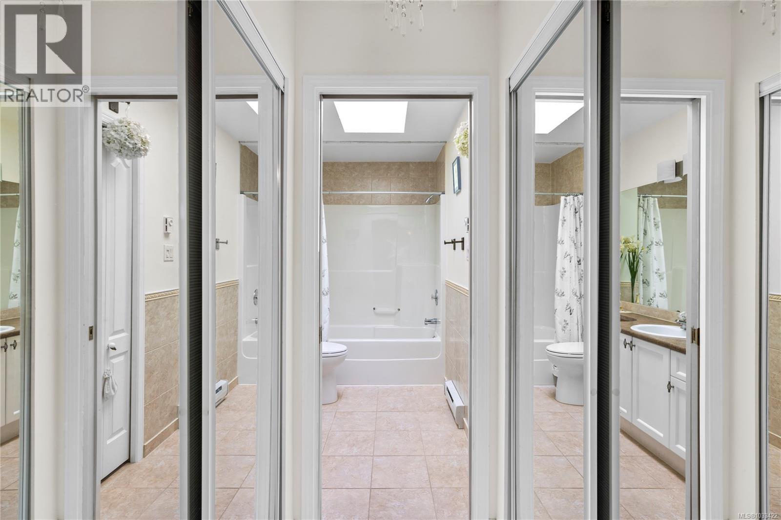 213 440 Schley Pl, Qualicum Beach, British Columbia  V9K 2M5 - Photo 13 - 1033422