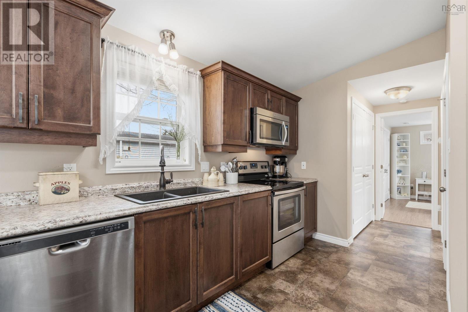 5 Spring Crescent, Bridgewater, Nova Scotia  B0J 2M0 - Photo 10 - 202609160