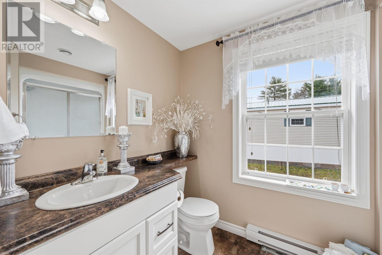 5 Spring Crescent, Bridgewater, Nova Scotia  B0J 2M0 - Photo 21 - 202609160