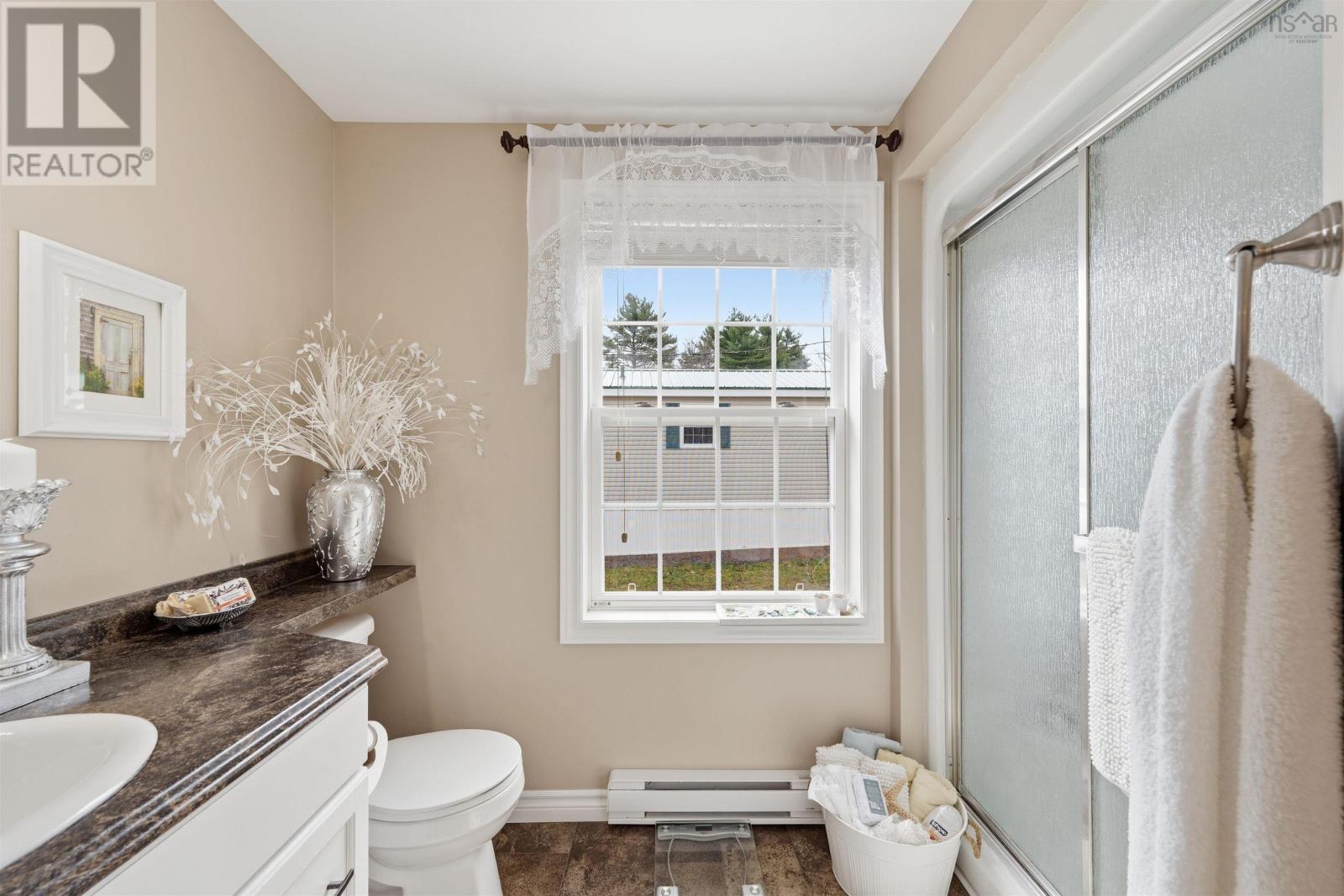 5 Spring Crescent, Bridgewater, Nova Scotia  B0J 2M0 - Photo 22 - 202609160