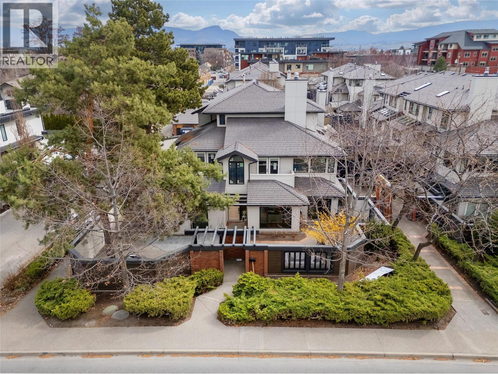 2831 Abbott Street, Kelowna, British Columbia
