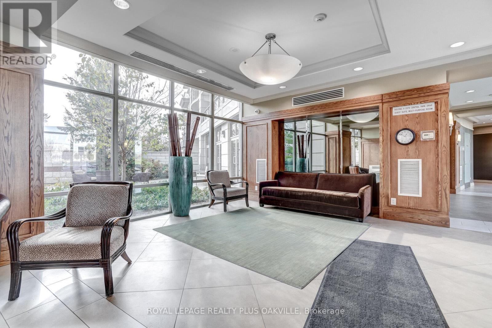 204 - 2379 Central Park Drive, Oakville, Ontario  L6H 0E3 - Photo 4 - W13063608