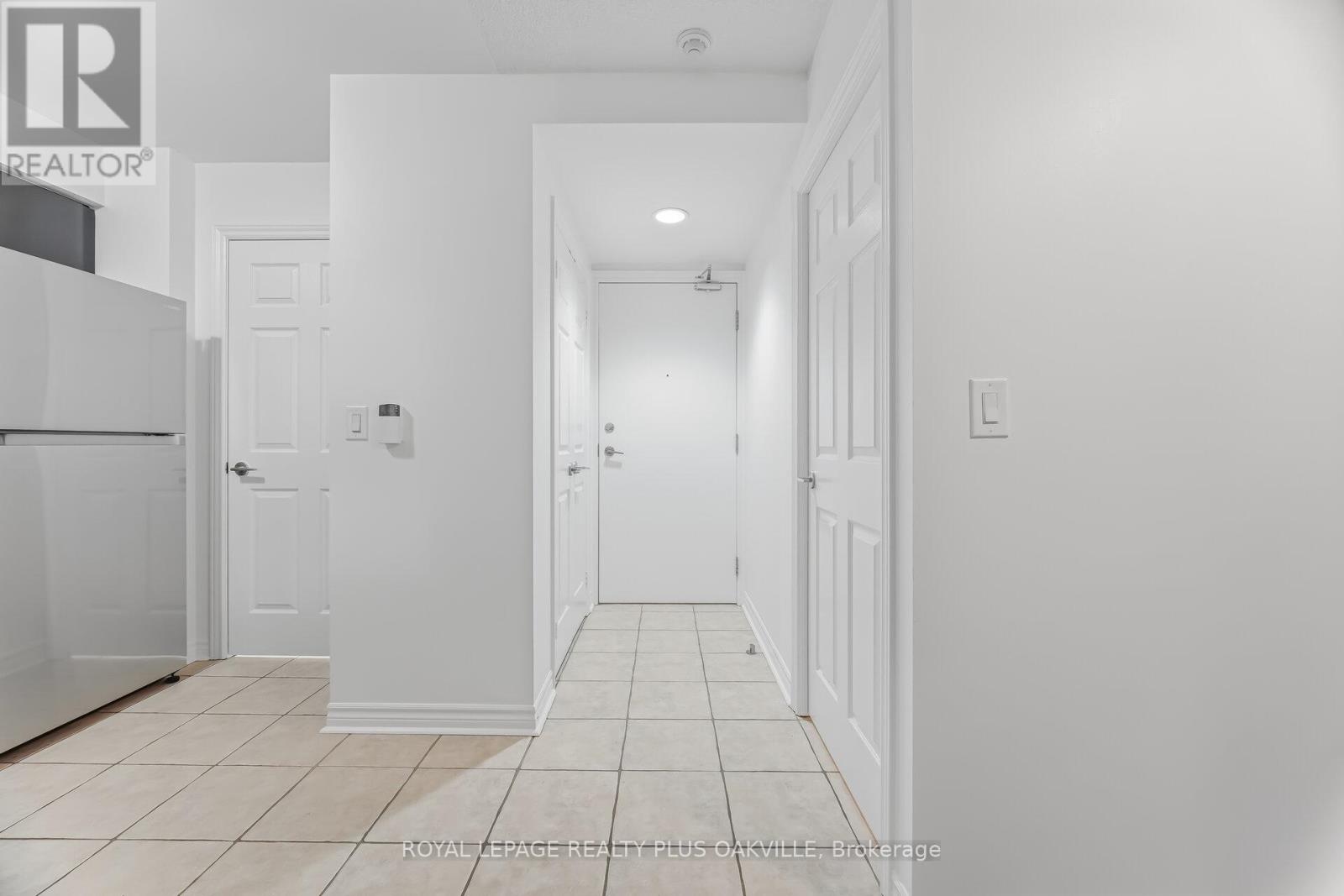 204 - 2379 Central Park Drive, Oakville, Ontario  L6H 0E3 - Photo 7 - W13063608