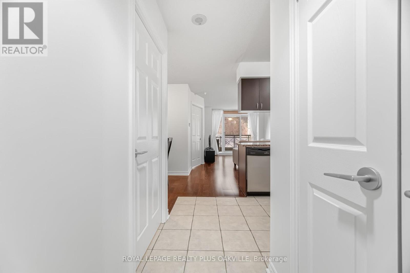 204 - 2379 Central Park Drive, Oakville, Ontario  L6H 0E3 - Photo 8 - W13063608