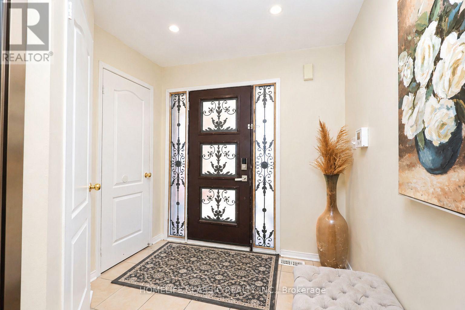 101 Botavia Downs Drive, Brampton, Ontario  L7A 3P6 - Photo 3 - W13063616