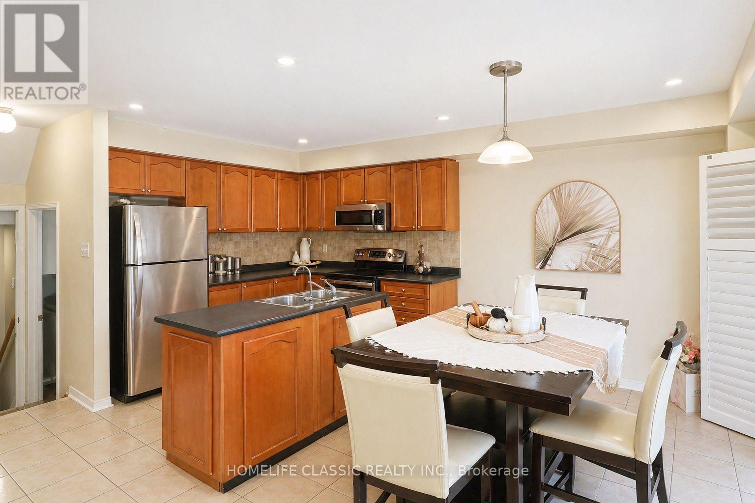 101 Botavia Downs Drive, Brampton, Ontario  L7A 3P6 - Photo 8 - W13063616