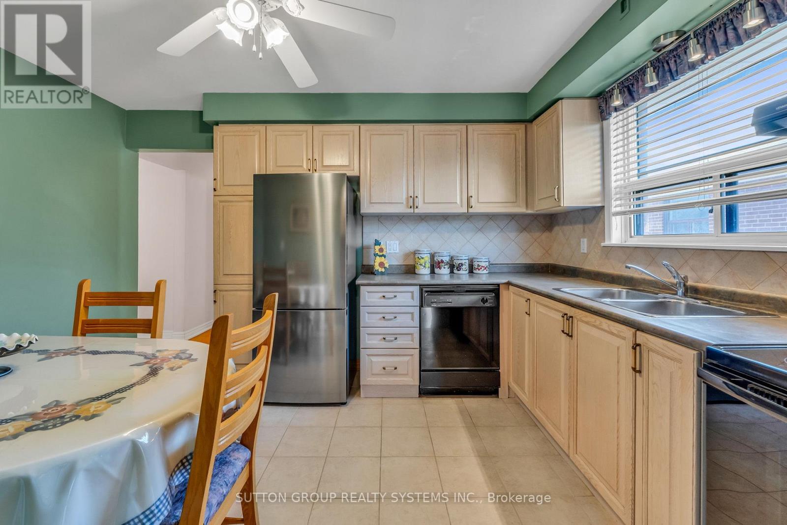 61 Bamford Crescent, Toronto, Ontario  M3N 1T8 - Photo 13 - W13063636