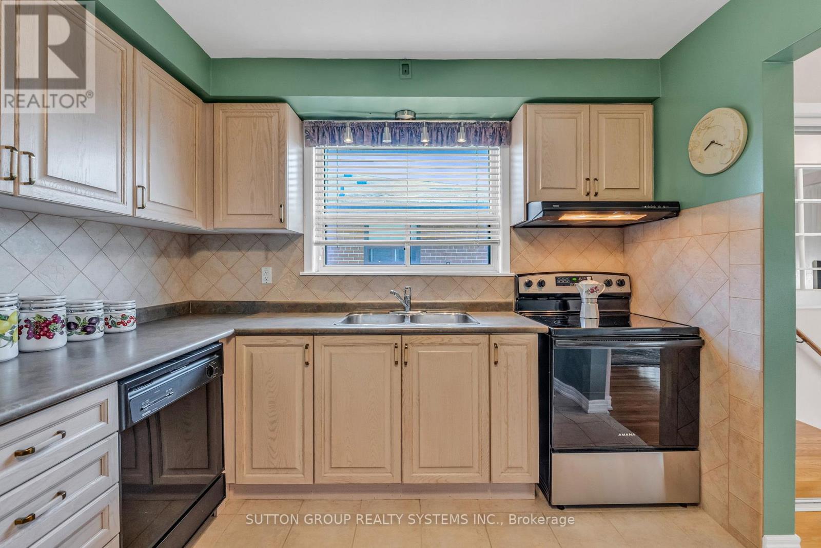 61 Bamford Crescent, Toronto, Ontario  M3N 1T8 - Photo 14 - W13063636