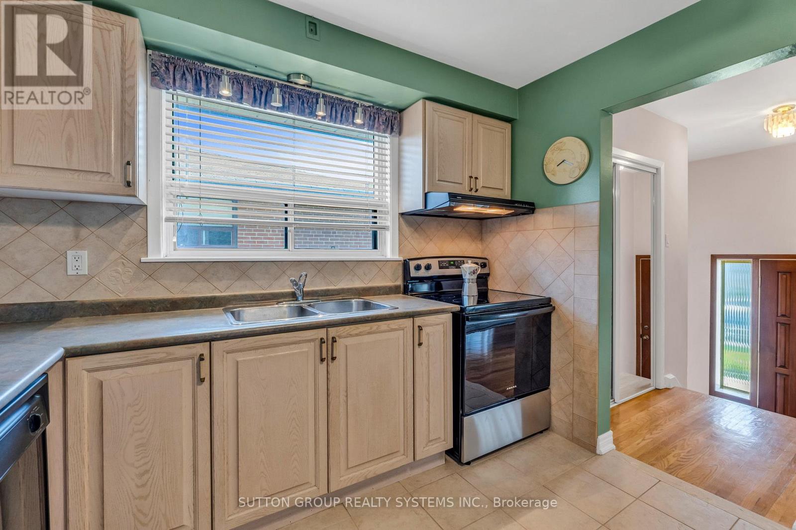 61 Bamford Crescent, Toronto, Ontario  M3N 1T8 - Photo 15 - W13063636