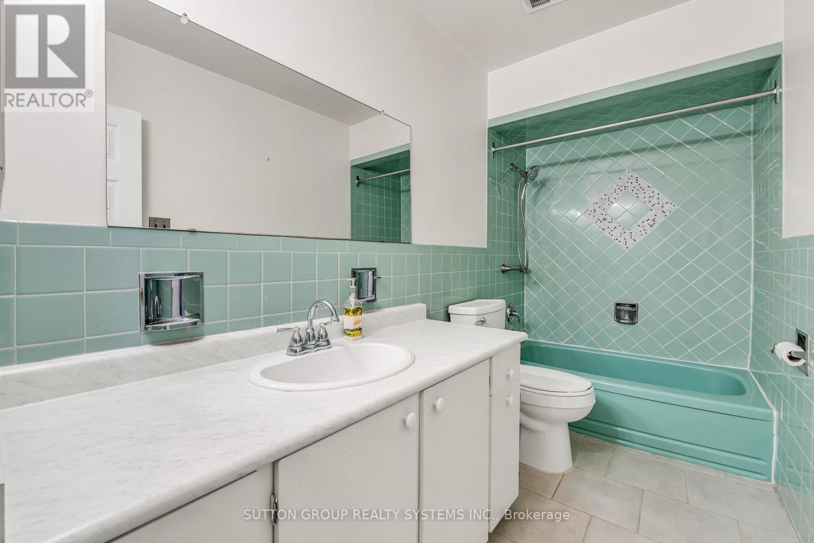 61 Bamford Crescent, Toronto, Ontario  M3N 1T8 - Photo 17 - W13063636