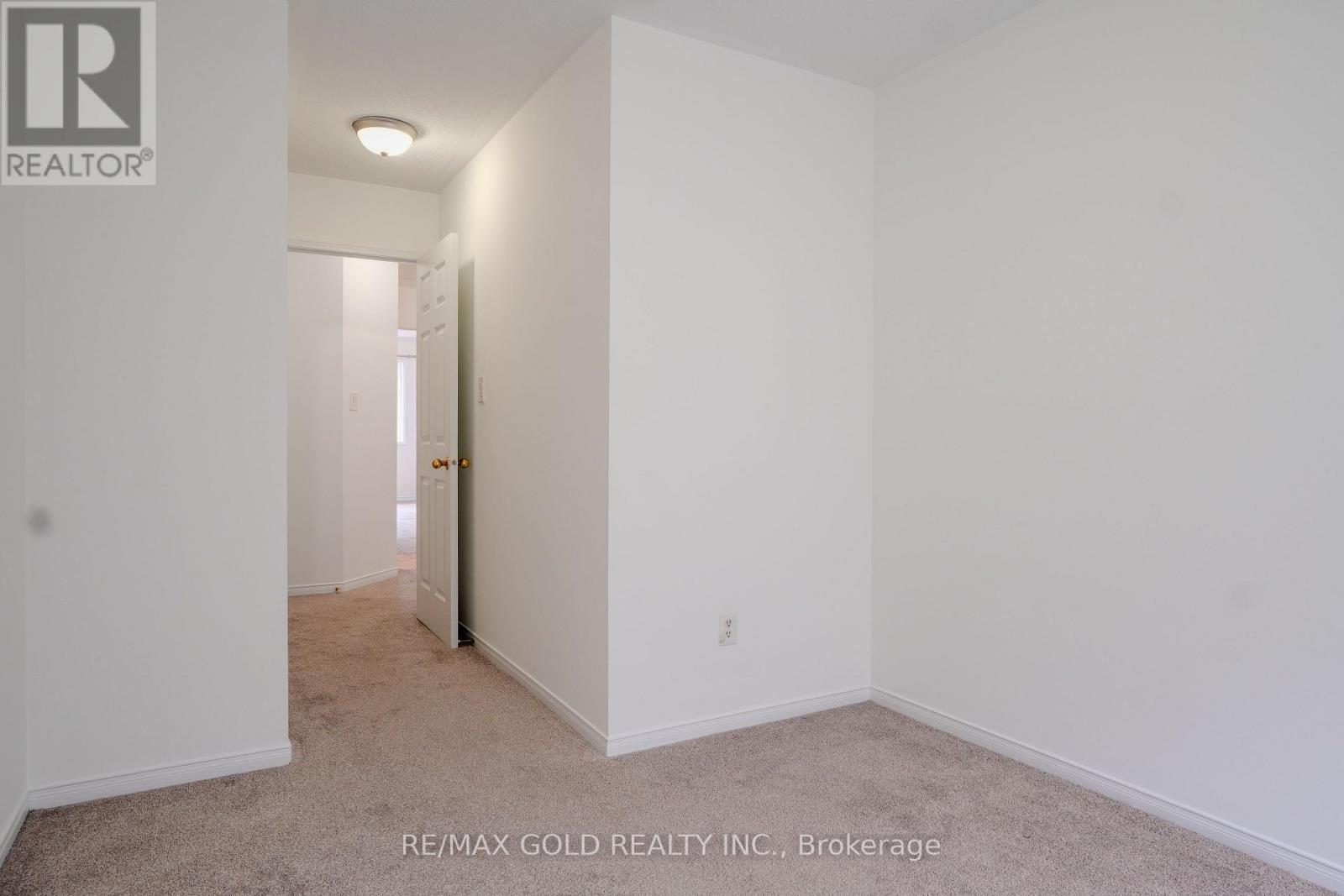 7059 Fairmeadow Crescent, Mississauga, Ontario  L5N 8R6 - Photo 18 - W13063646