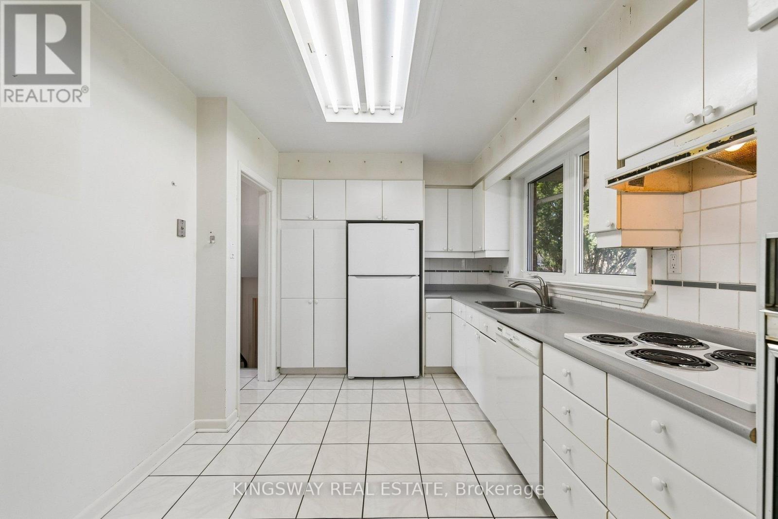 2175 Denise Road, Mississauga, Ontario  L4X 1H9 - Photo 10 - W13063666