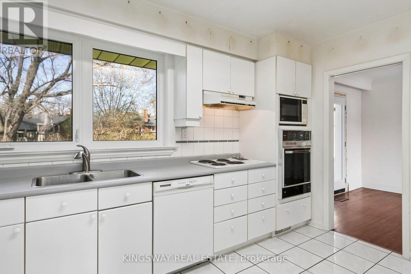 2175 Denise Road, Mississauga, Ontario  L4X 1H9 - Photo 11 - W13063666