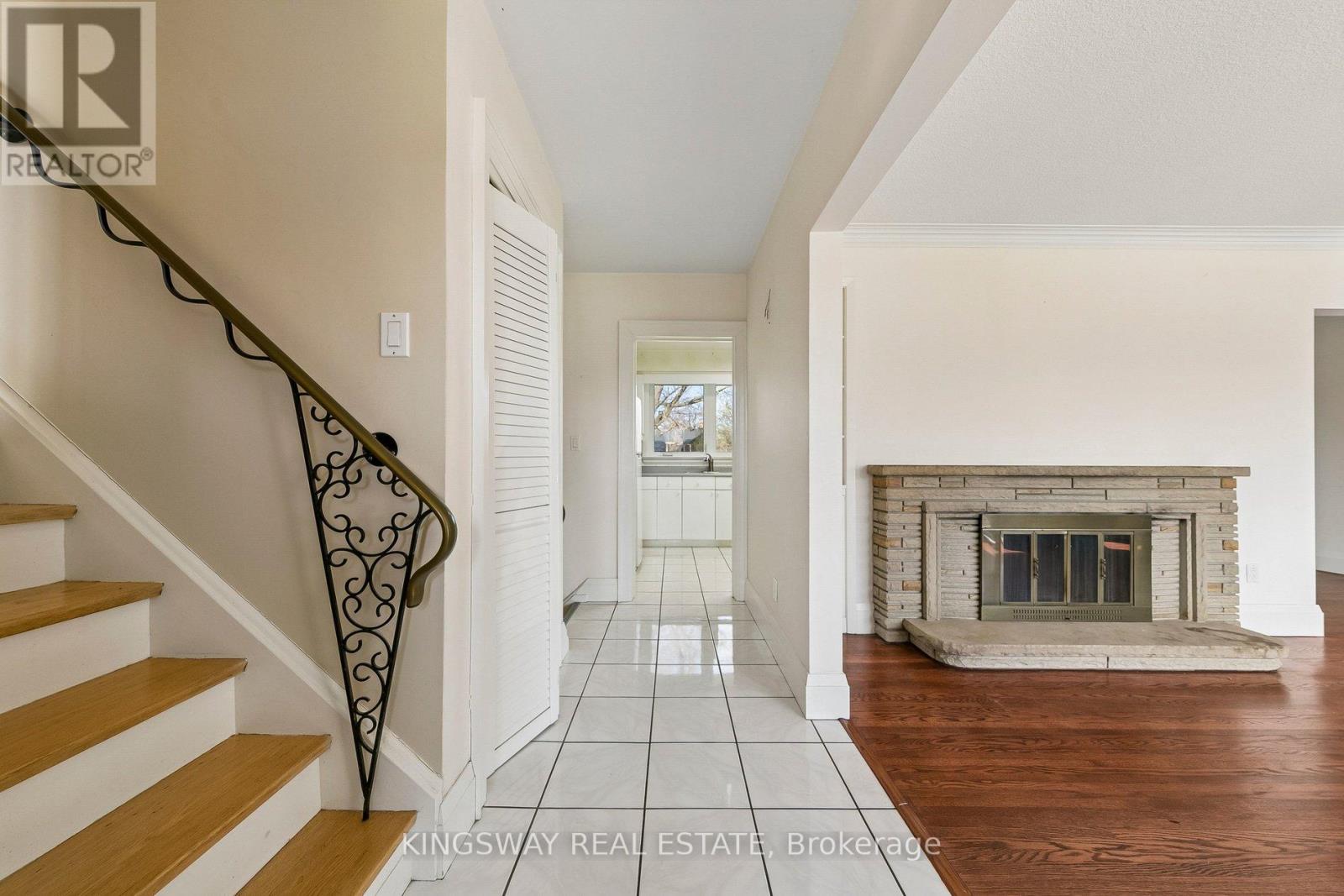 2175 Denise Road, Mississauga, Ontario  L4X 1H9 - Photo 5 - W13063666