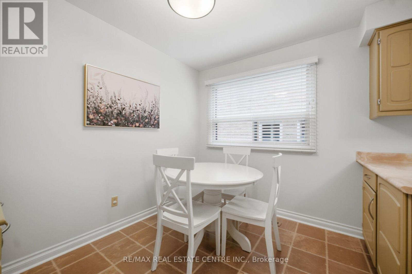 1596 Lewes Way, Mississauga, Ontario  L4W 3L2 - Photo 14 - W13063792