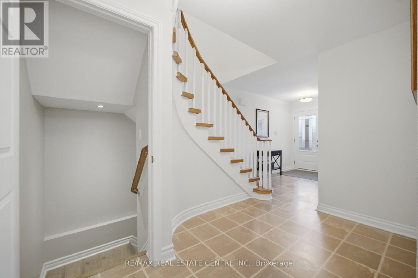 1596 Lewes Way, Mississauga, Ontario  L4W 3L2 - Photo 29 - W13063792