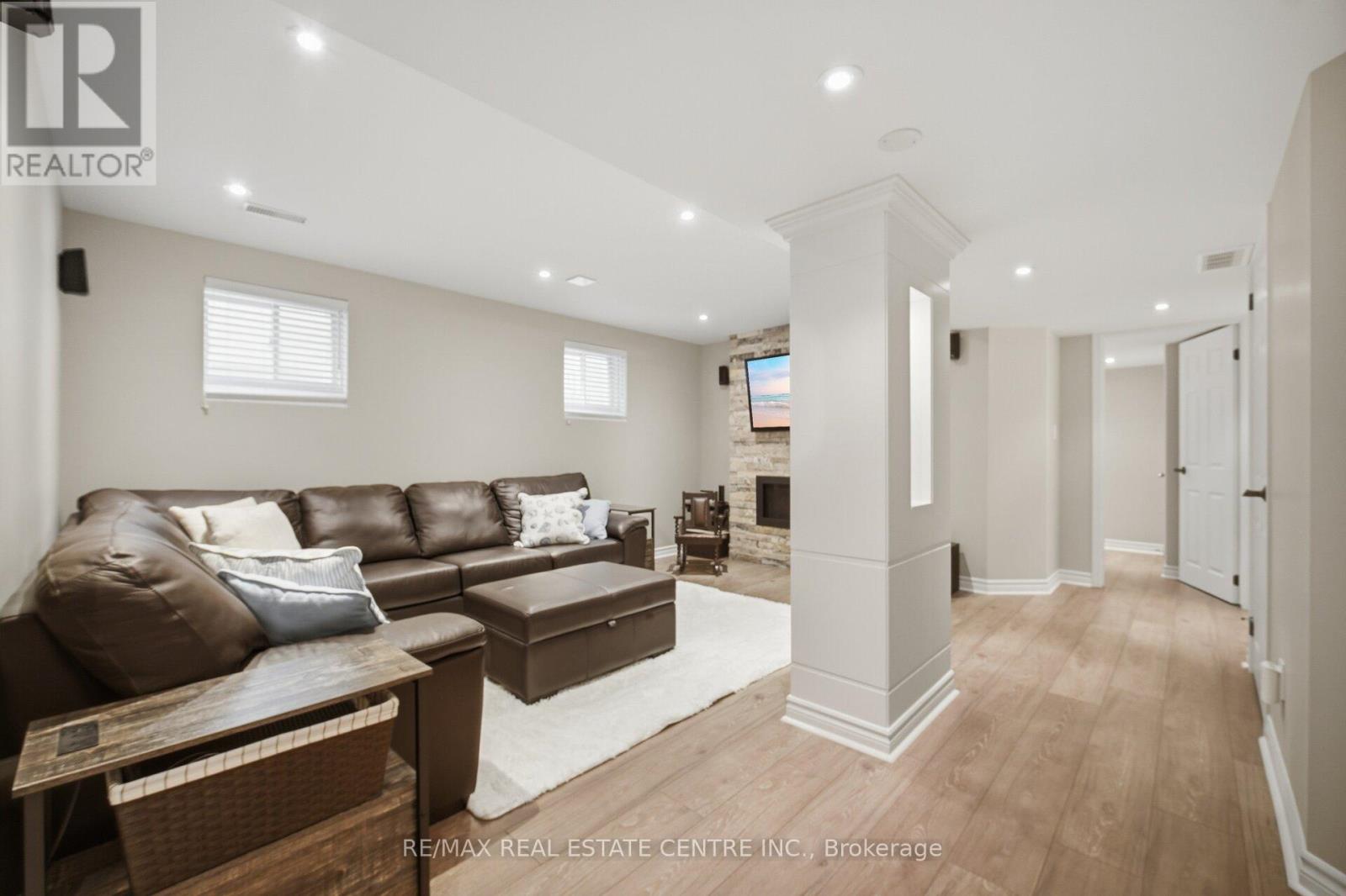 1596 Lewes Way, Mississauga, Ontario  L4W 3L2 - Photo 32 - W13063792