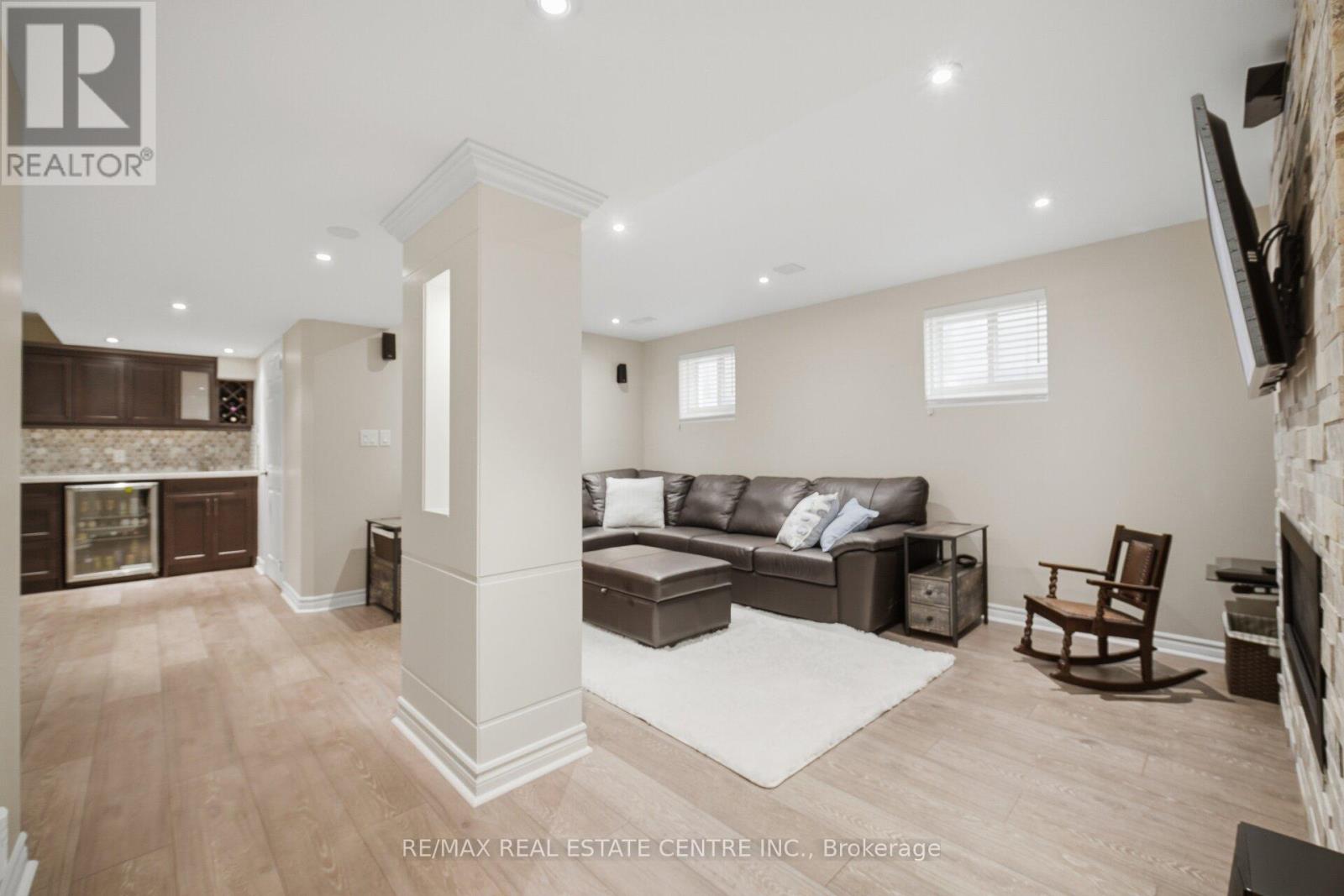 1596 Lewes Way, Mississauga, Ontario  L4W 3L2 - Photo 33 - W13063792