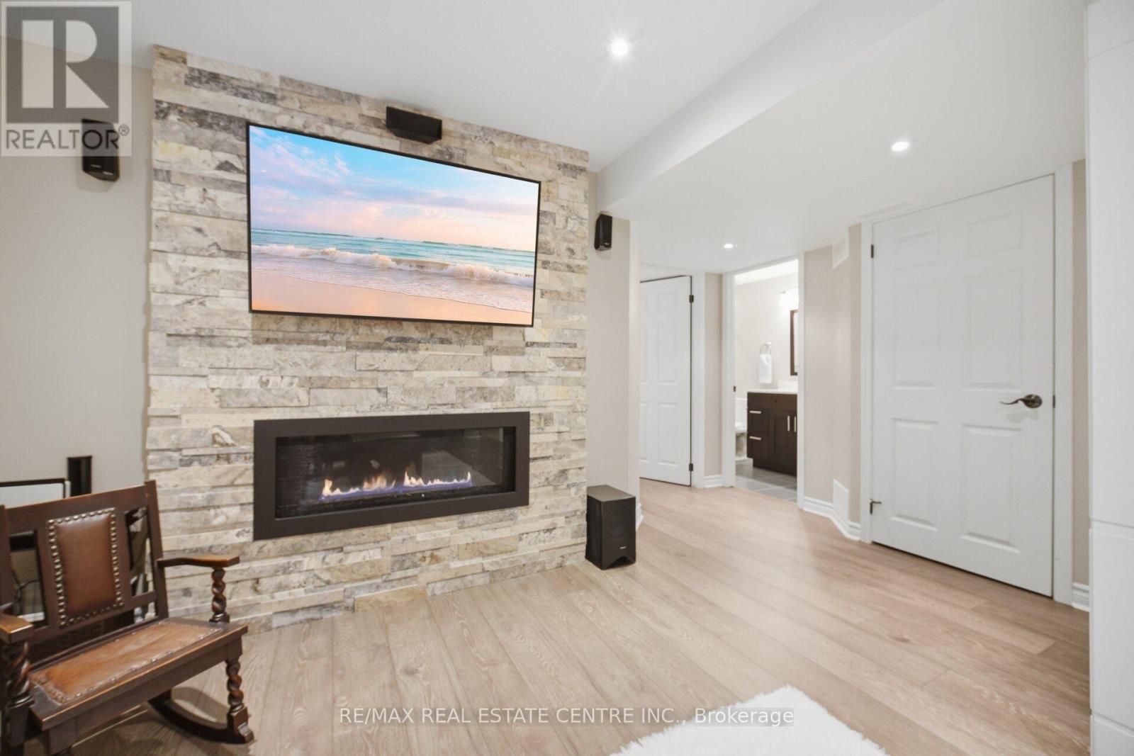 1596 Lewes Way, Mississauga, Ontario  L4W 3L2 - Photo 34 - W13063792