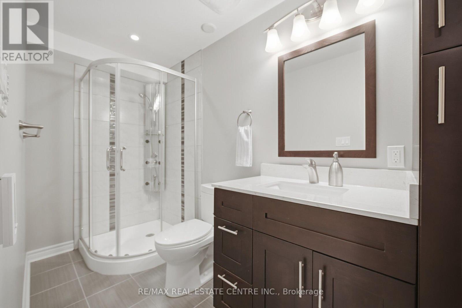 1596 Lewes Way, Mississauga, Ontario  L4W 3L2 - Photo 36 - W13063792