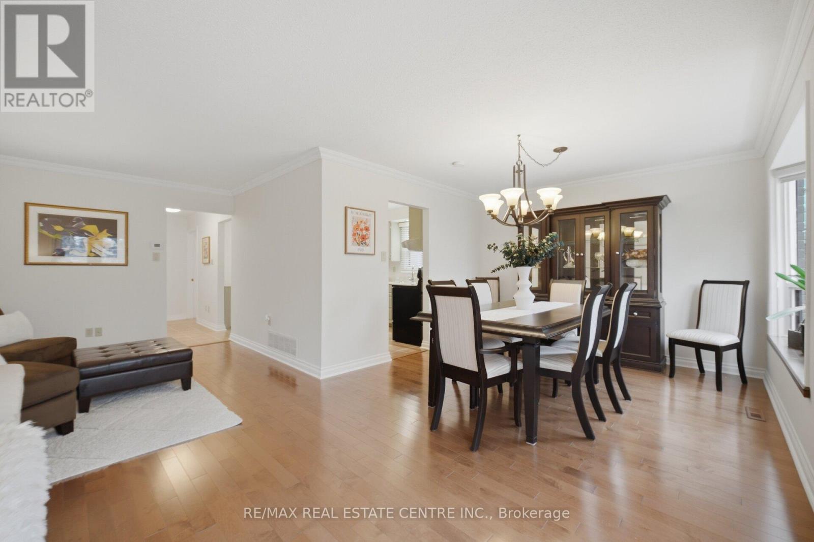 1596 Lewes Way, Mississauga, Ontario  L4W 3L2 - Photo 8 - W13063792