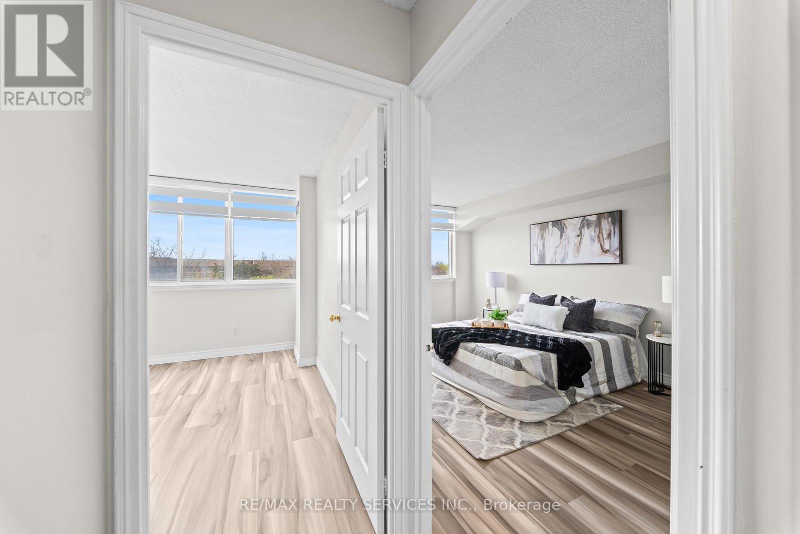 307 - 1001 Cedarglen Gate, Mississauga, Ontario  L5C 4R2 - Photo 12 - W13063794