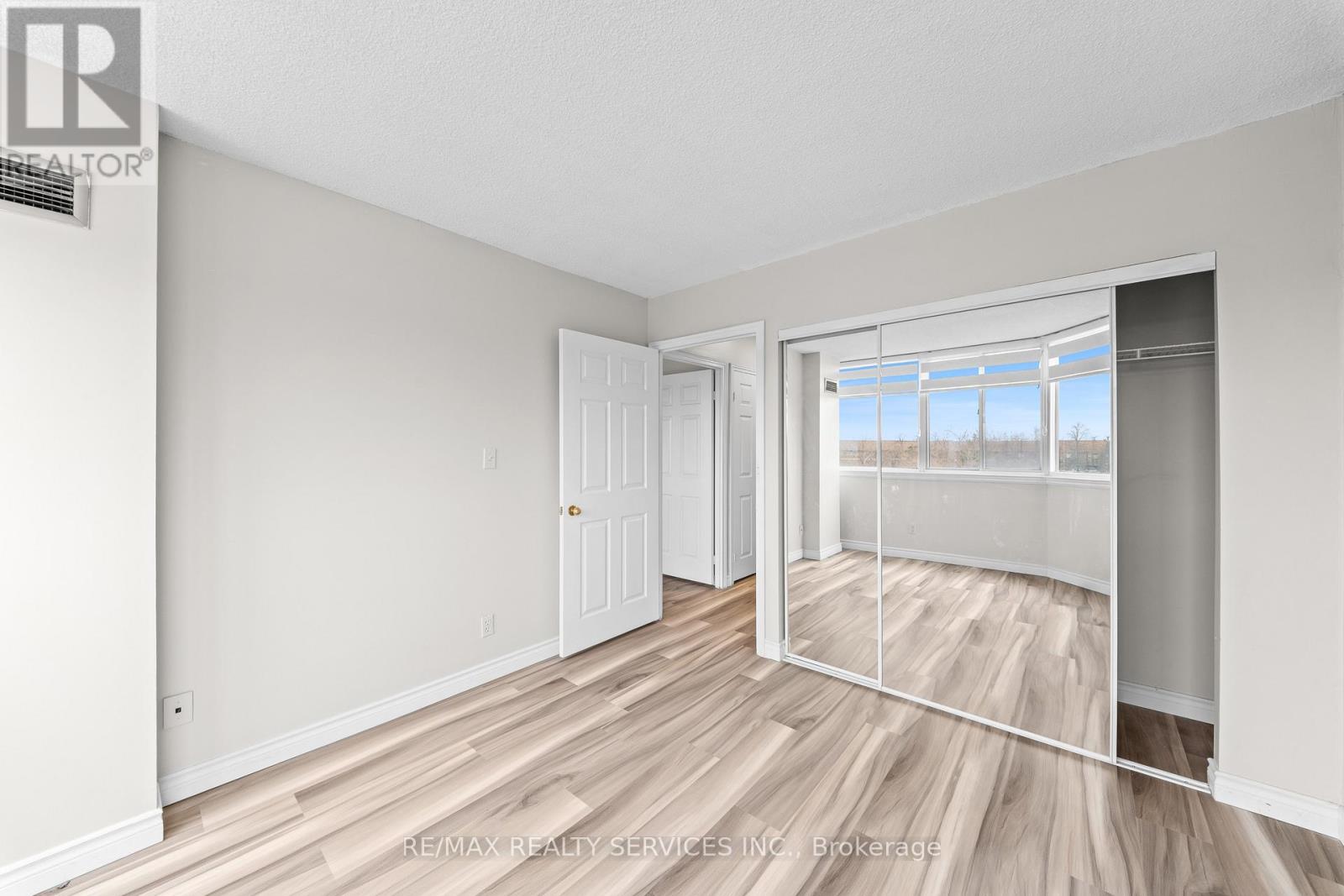 307 - 1001 Cedarglen Gate, Mississauga, Ontario  L5C 4R2 - Photo 19 - W13063794