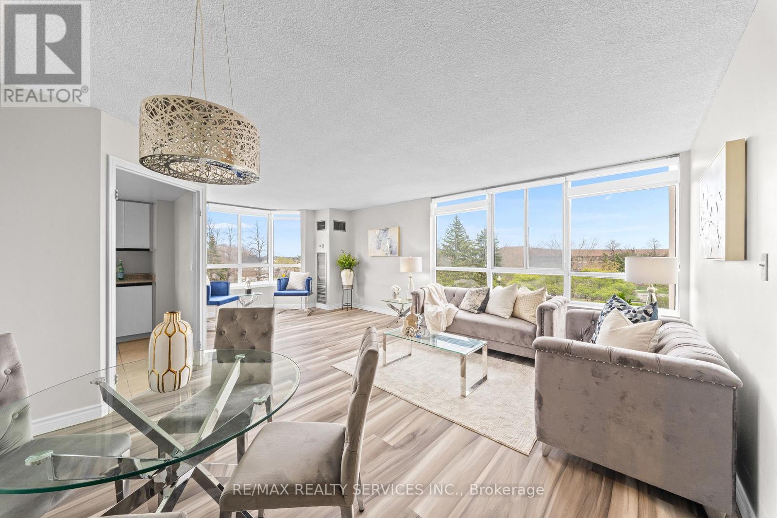 307 - 1001 Cedarglen Gate, Mississauga, Ontario  L5C 4R2 - Photo 3 - W13063794