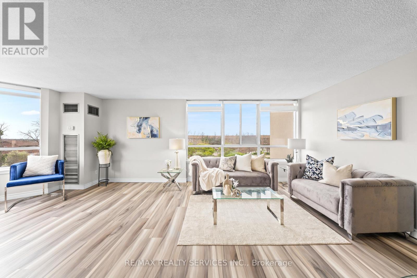 307 - 1001 Cedarglen Gate, Mississauga, Ontario  L5C 4R2 - Photo 5 - W13063794