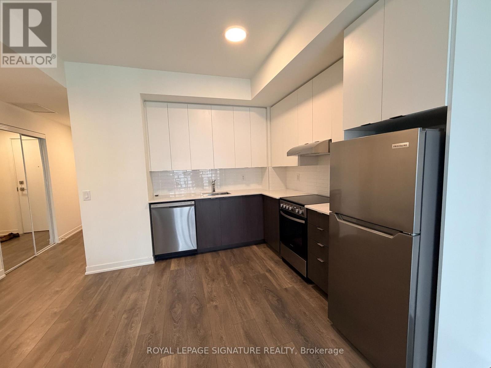312 - 135 Canon Jackson Drive, Toronto, Ontario  M6M 0C3 - Photo 2 - W13063810