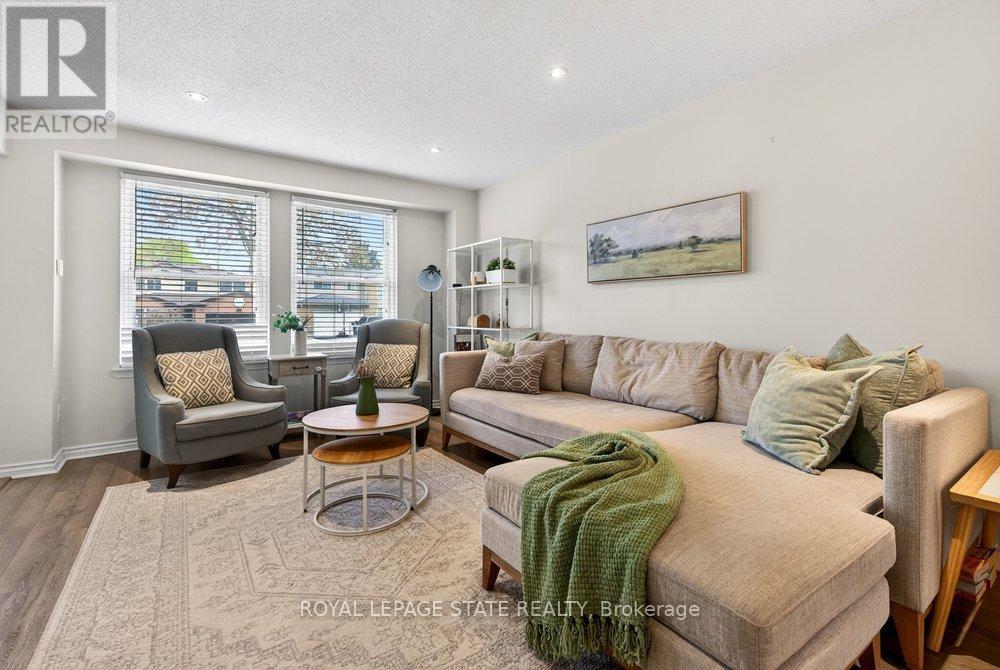2233 Melissa Crescent, Burlington, Ontario  L7P 3T4 - Photo 2 - W13063844