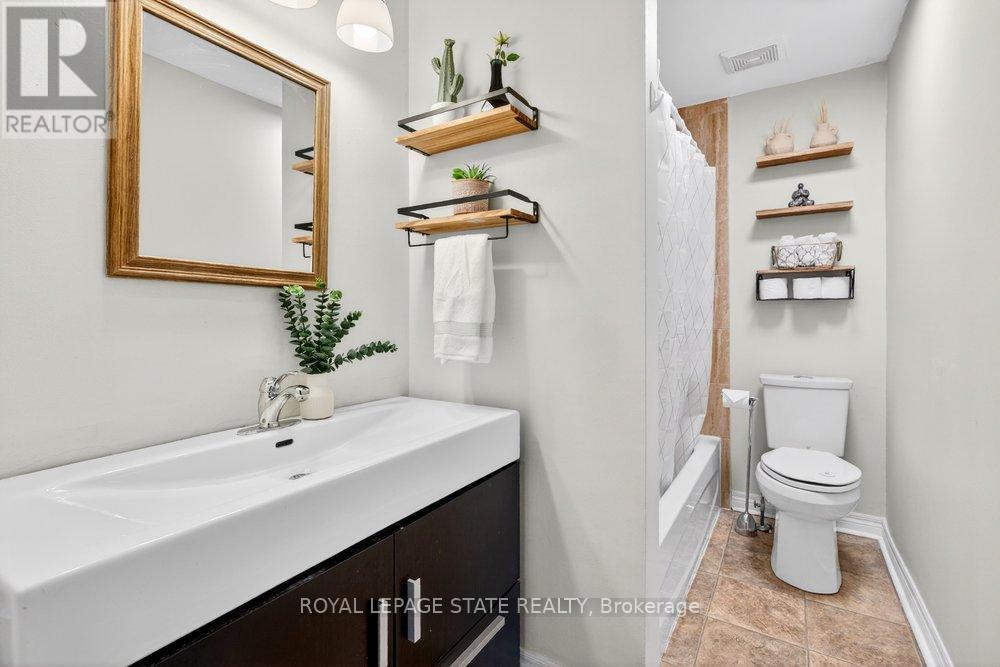 2233 Melissa Crescent, Burlington, Ontario  L7P 3T4 - Photo 7 - W13063844