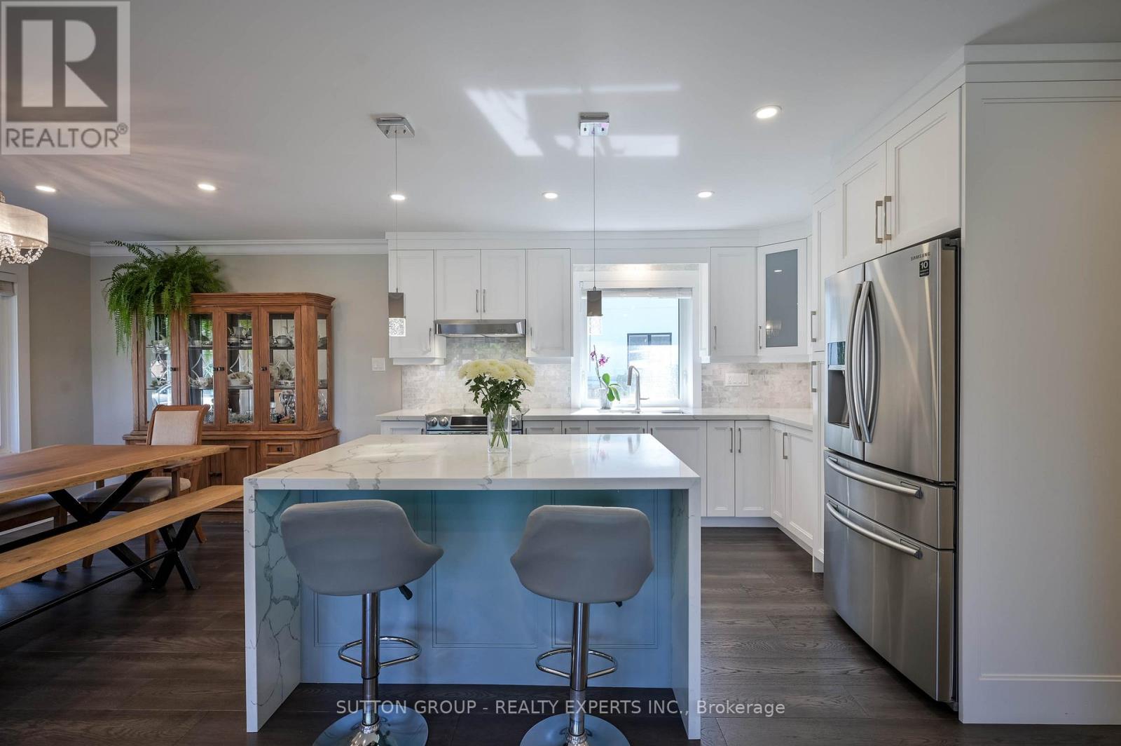 390 Wendall Place, Oakville, Ontario  L6K 2M1 - Photo 5 - W13063896