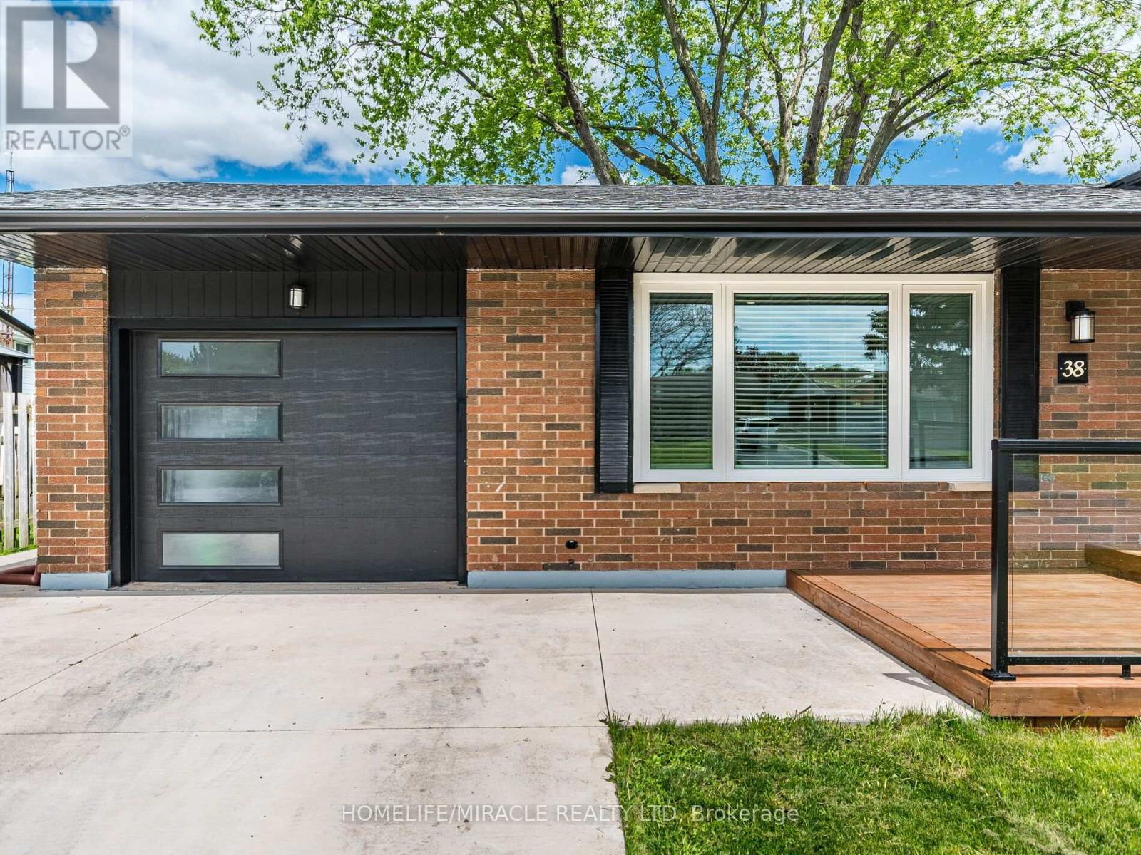 38 Martha Court, Welland, Ontario  L3C 4N2 - Photo 2 - X13063706