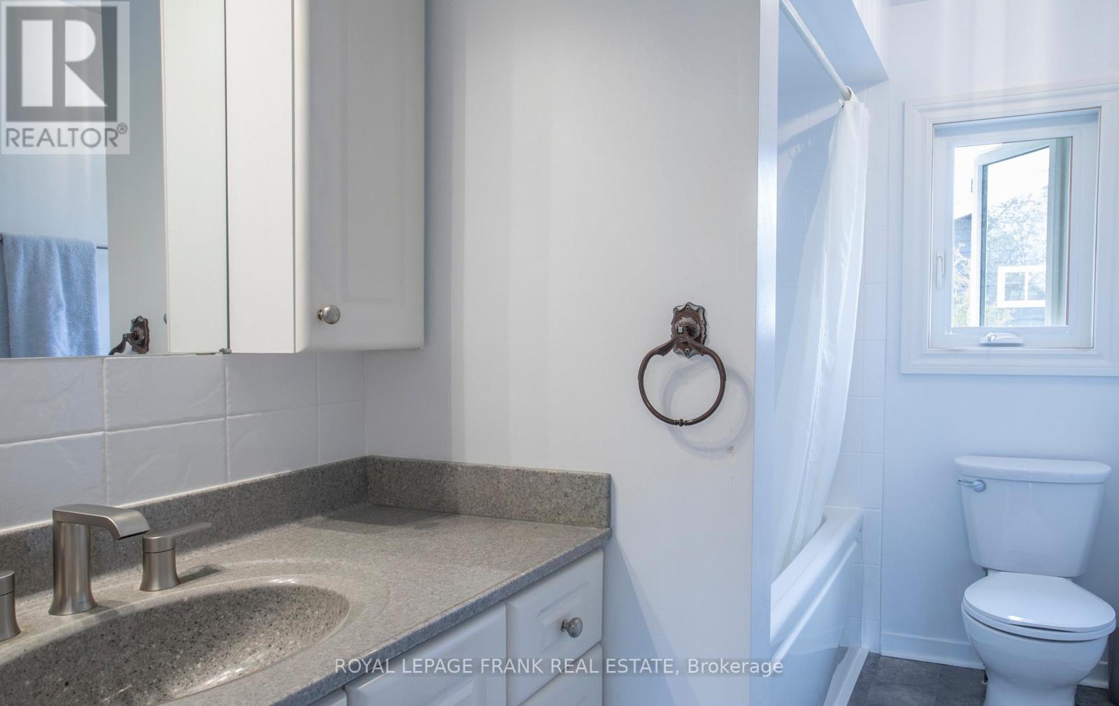 11 Cardiff Court, Whitby, Ontario  L1N 5N8 - Photo 21 - E13063932