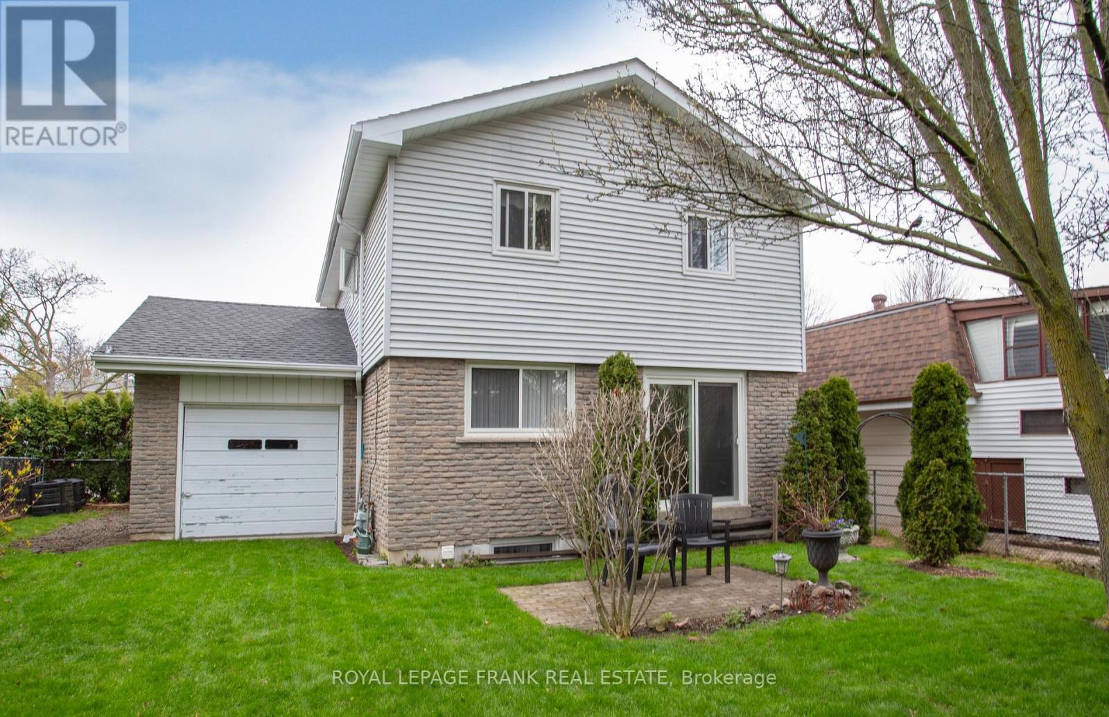 11 Cardiff Court, Whitby, Ontario  L1N 5N8 - Photo 27 - E13063932