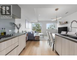 138 W WOODSTOCK AVENUE, Vancouver, British Columbia